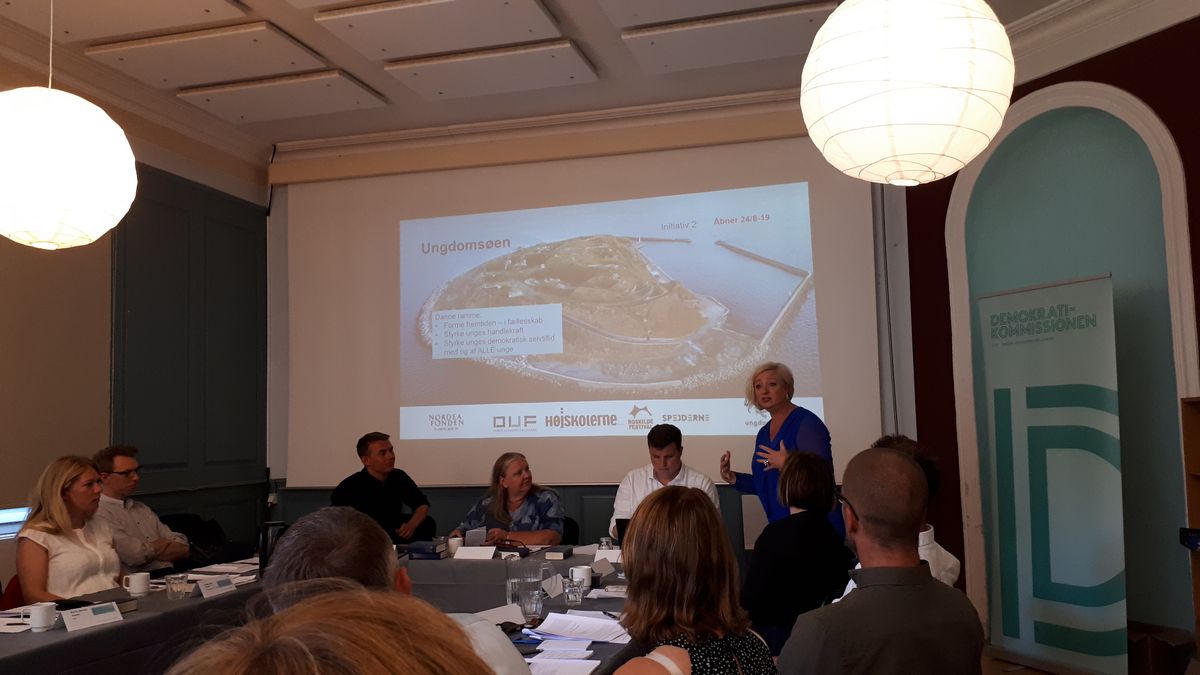 Demokratikommissionen afholder fjerde møde