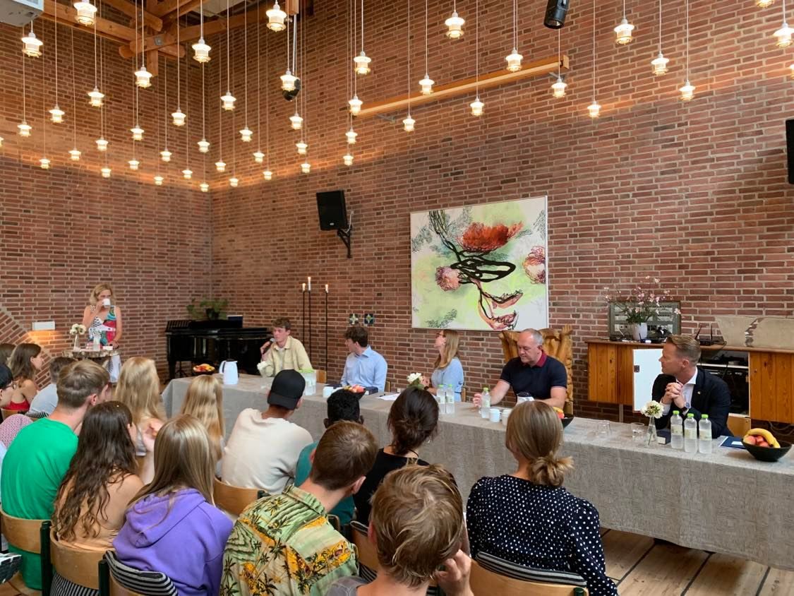 Panelsamtale med udenrigsministeren: Sådan kan ungdomsforeninger støtte Ukraine