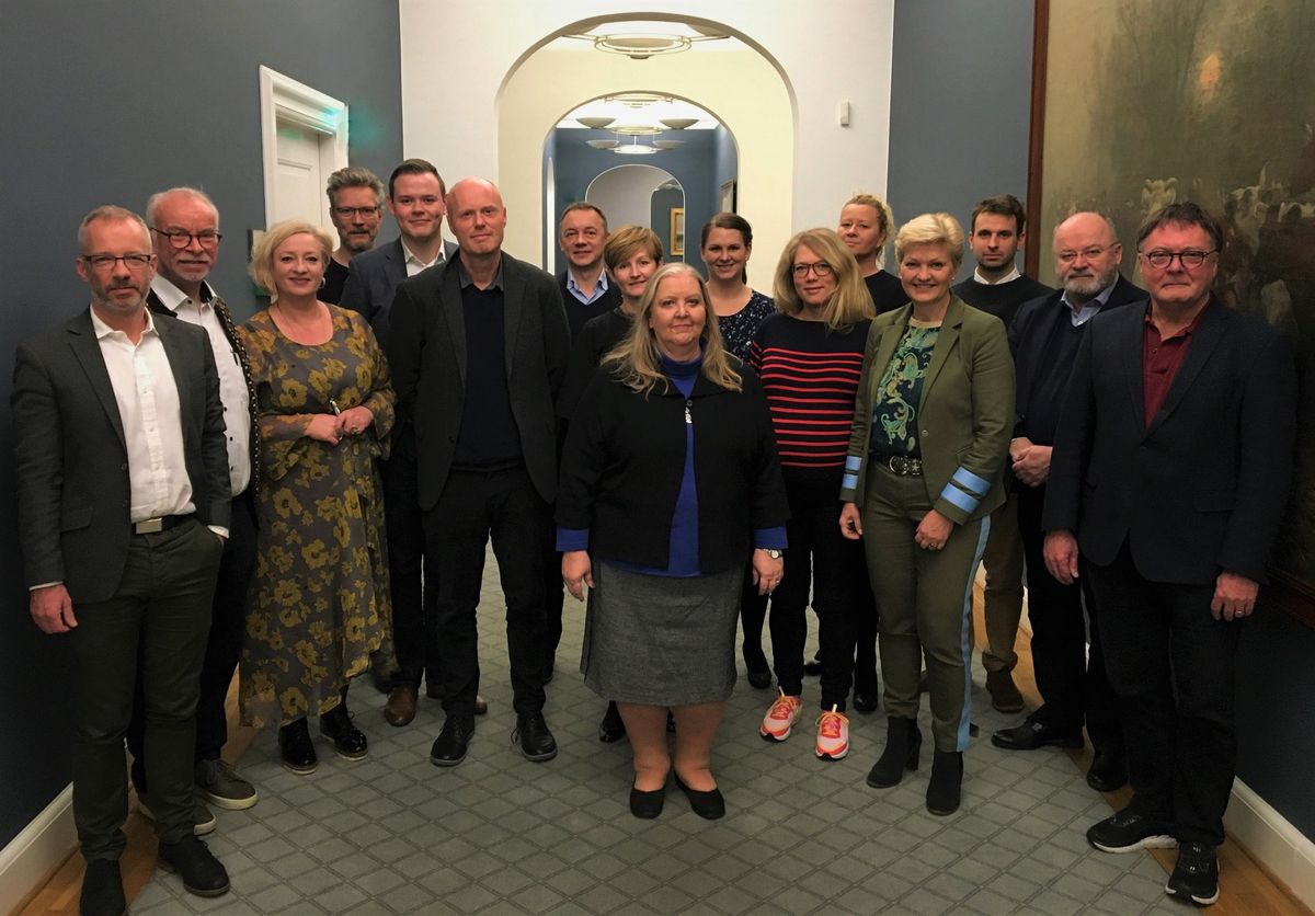 Demokratikommissionens medlemmer