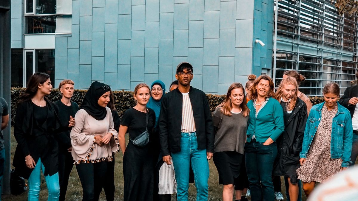 Ny kampagne skal få flere unge med i fællesskabet