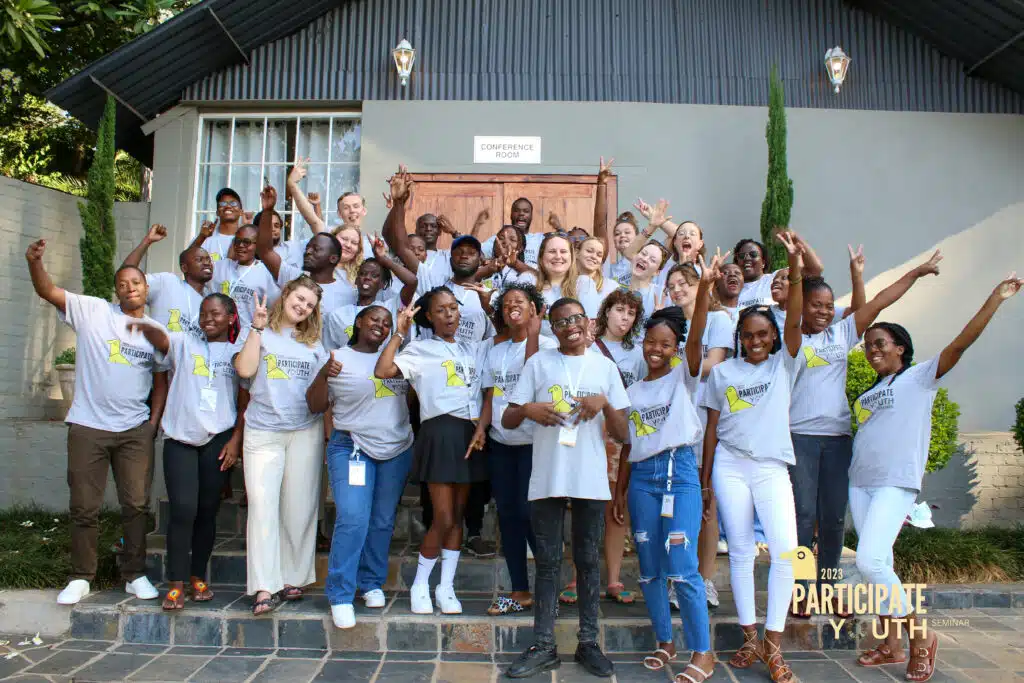 Gruppebillede af unge deltagere